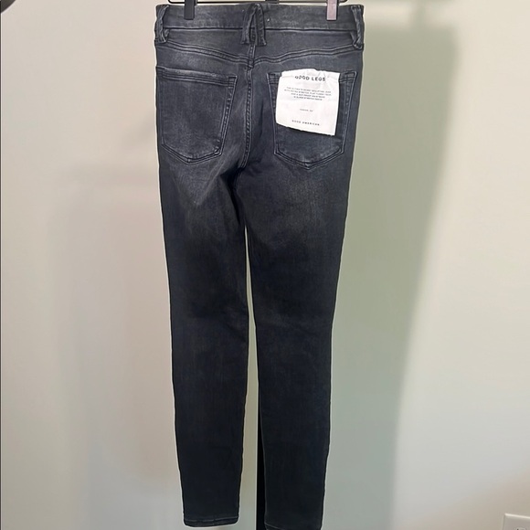 Good American Black Jeans Distressed - Picture 7 of 9